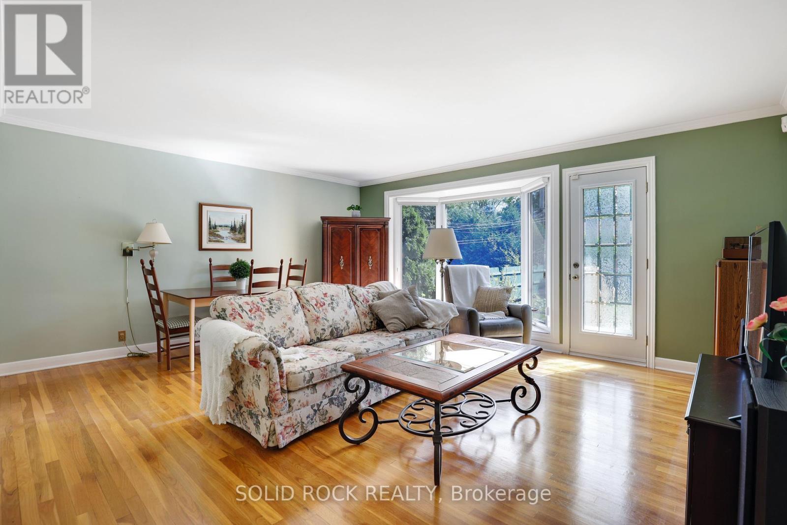 632 Chadburn Avenue, Ottawa, Ontario  K1G 0Y7 - Photo 11 - X12403100