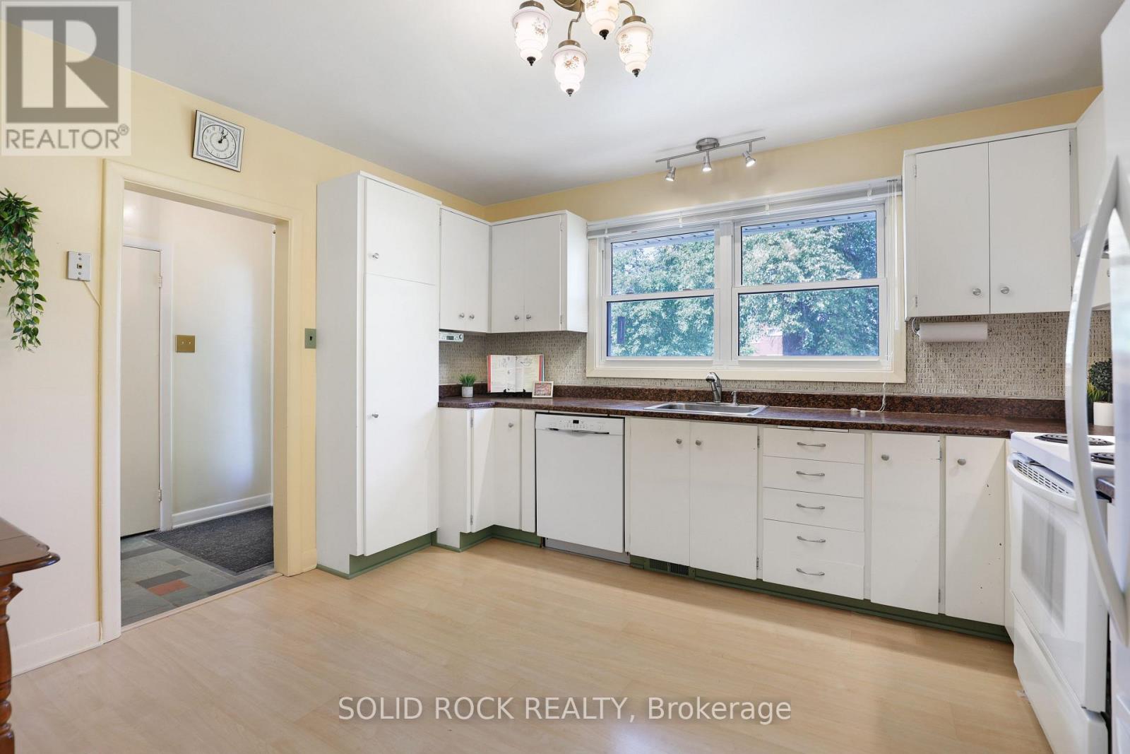 632 Chadburn Avenue, Ottawa, Ontario  K1G 0Y7 - Photo 7 - X12403100