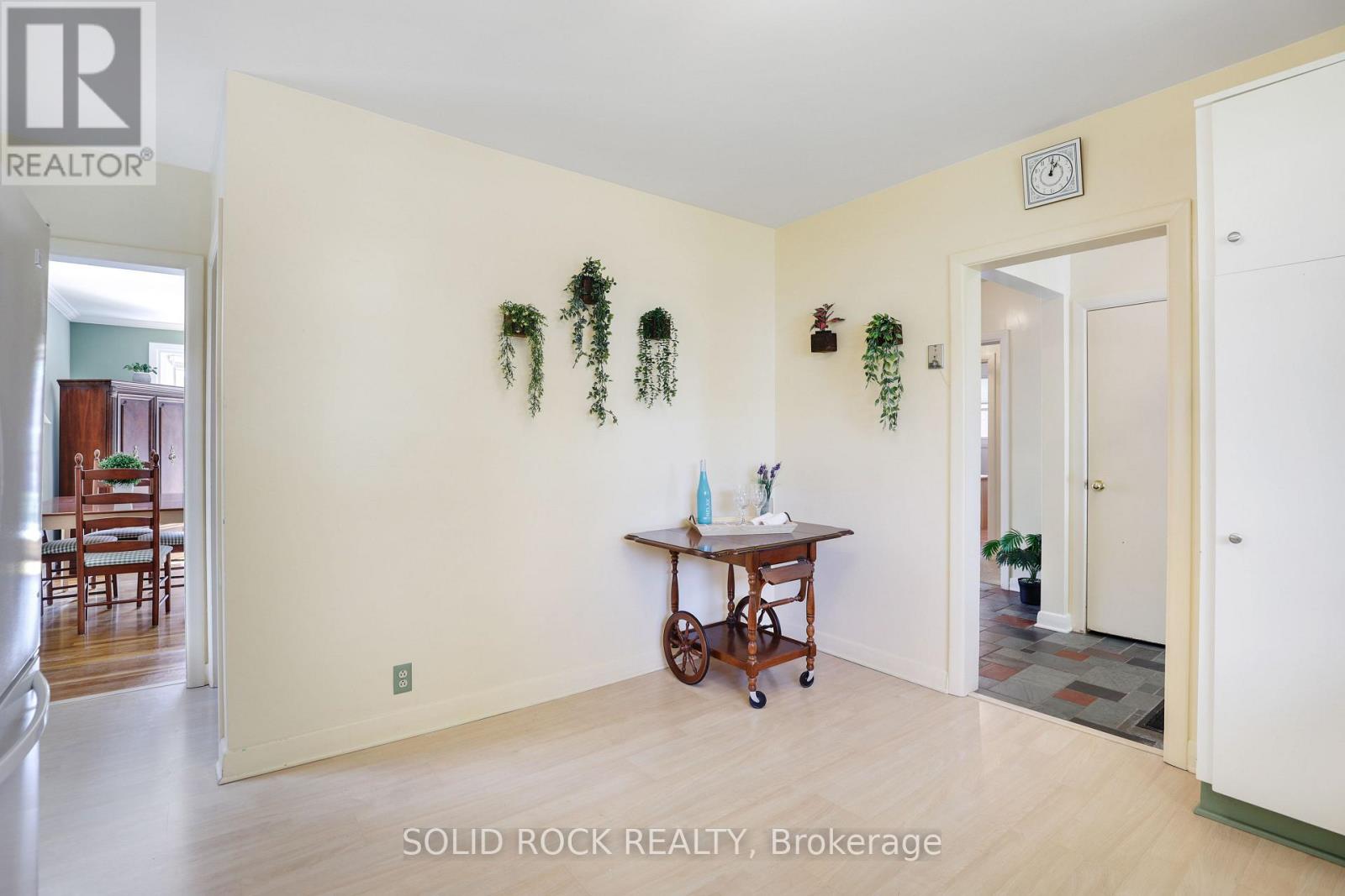 632 Chadburn Avenue, Ottawa, Ontario  K1G 0Y7 - Photo 9 - X12403100