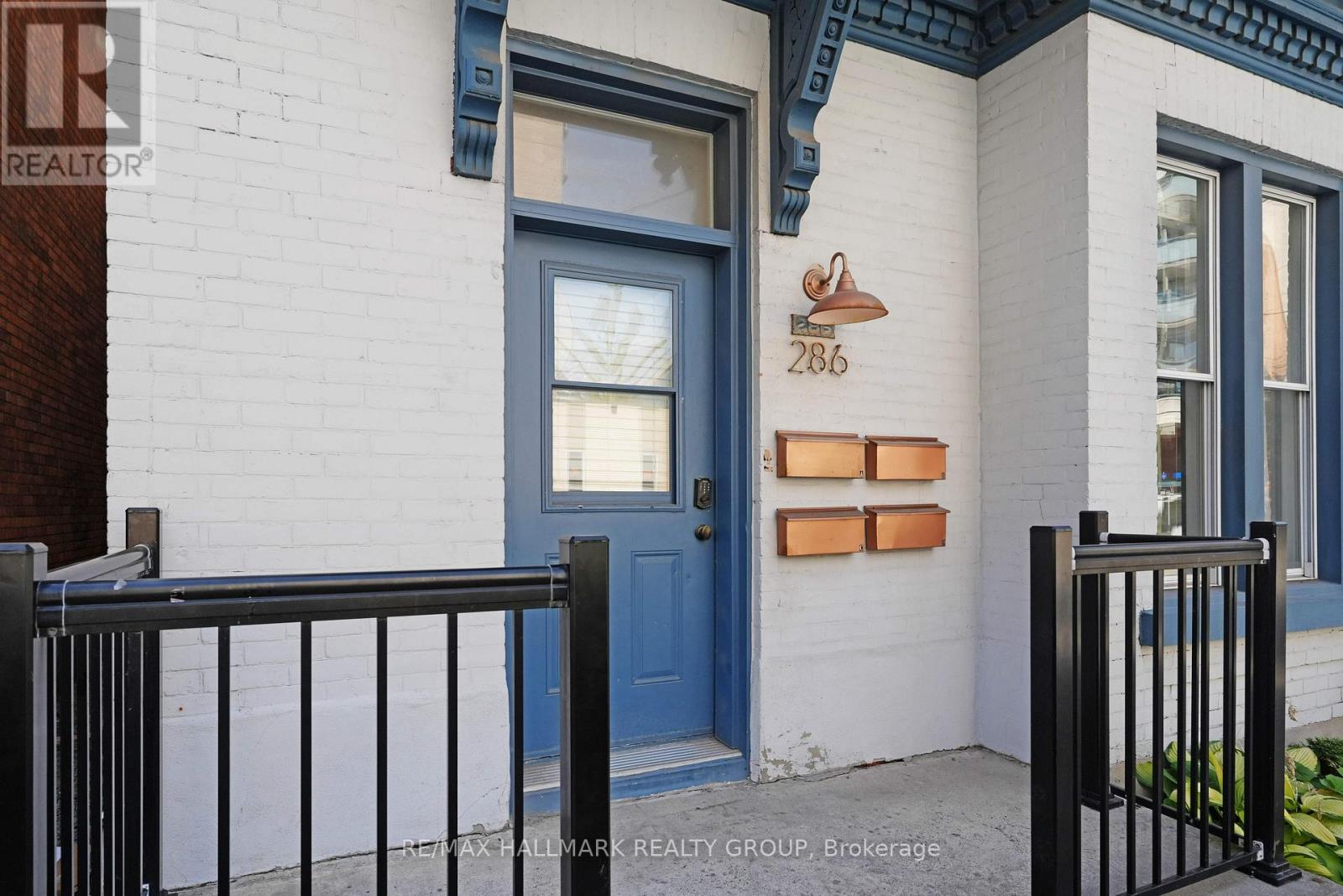 286 Kent Street N, Ottawa, Ontario  K2P 2A4 - Photo 2 - X12327901