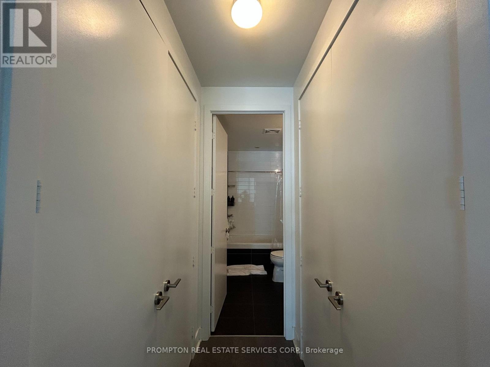 517 - 399 Adelaide Street W, Toronto, Ontario  M5V 1S4 - Photo 17 - C12403098