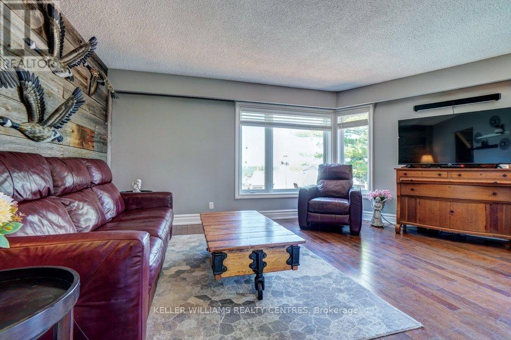 34 Meadowlands Drive, Brock, Ontario  L0E 1E0 - Photo 4 - N12403077