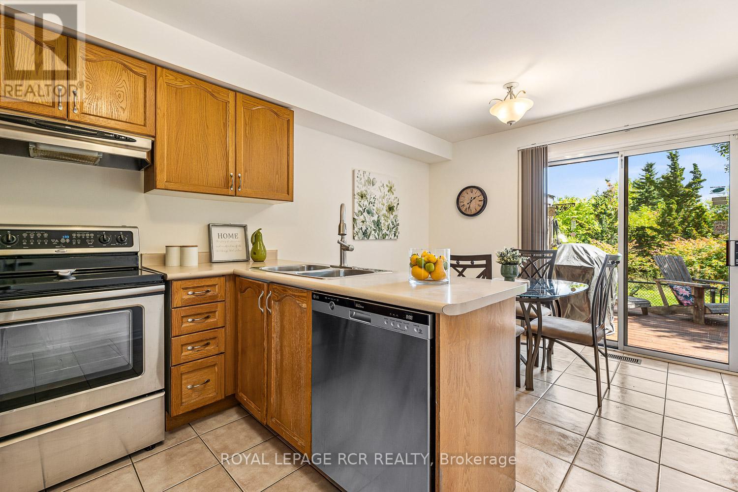 198 Pressed Brick Drive, Brampton, Ontario  L6V 4K7 - Photo 11 - W12382825