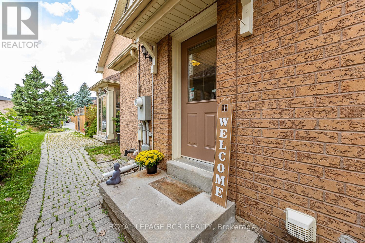 198 Pressed Brick Drive, Brampton, Ontario  L6V 4K7 - Photo 4 - W12382825