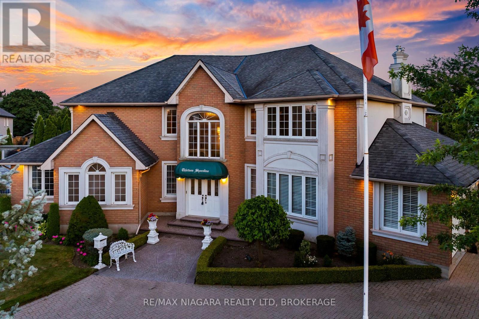 13 Shoreline Crescent, Grimsby, Ontario  L3M 5B2 - Photo 2 - X12403127
