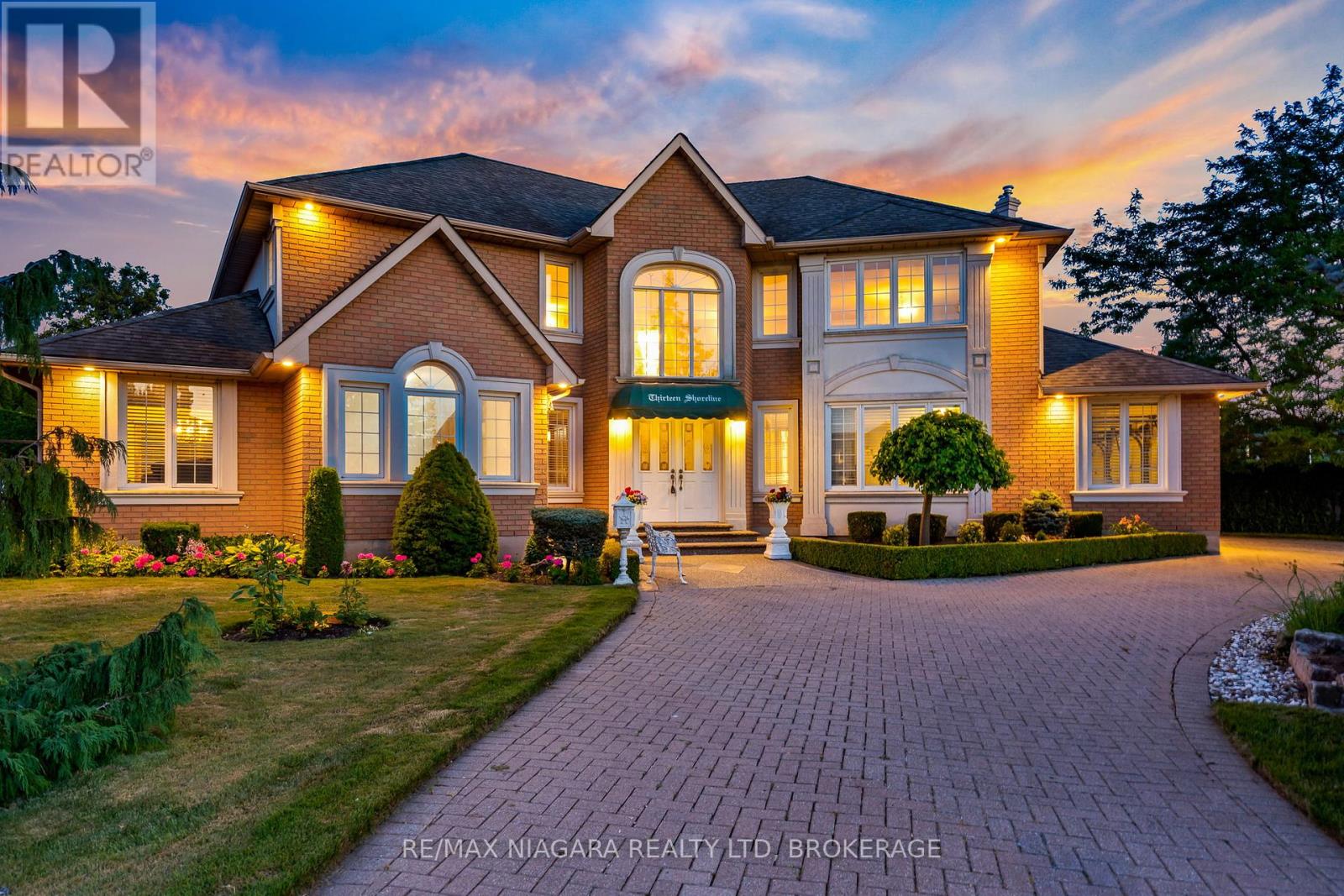 13 Shoreline Crescent, Grimsby, Ontario  L3M 5B2 - Photo 3 - X12403127