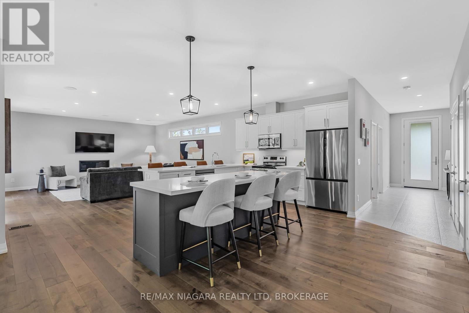 16 - 300 Richmond Street, Thorold (Confederation Heights), Ontario  L2V 0L6 - Photo 11 - X12403128