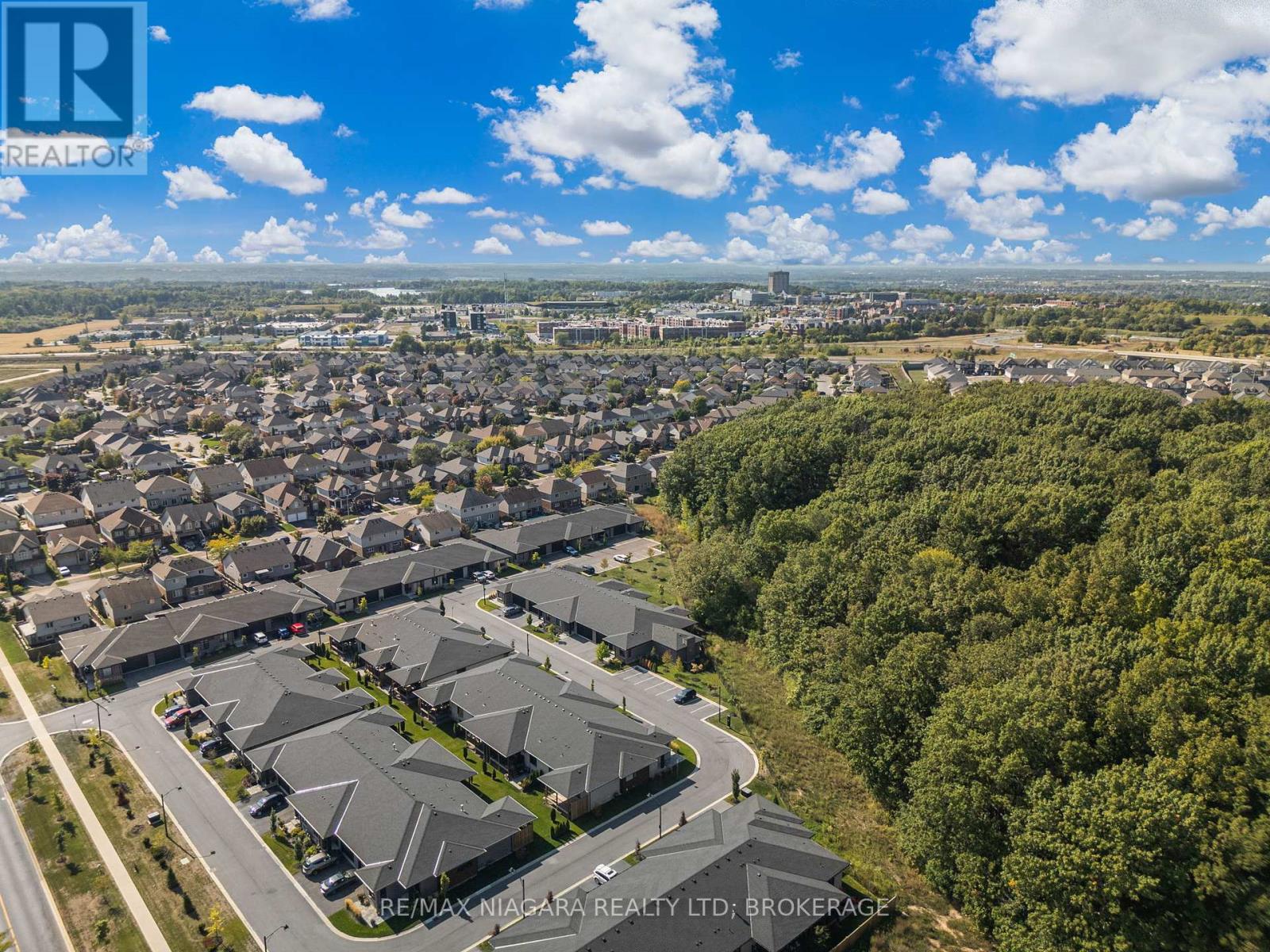 16 - 300 Richmond Street, Thorold (Confederation Heights), Ontario  L2V 0L6 - Photo 39 - X12403128