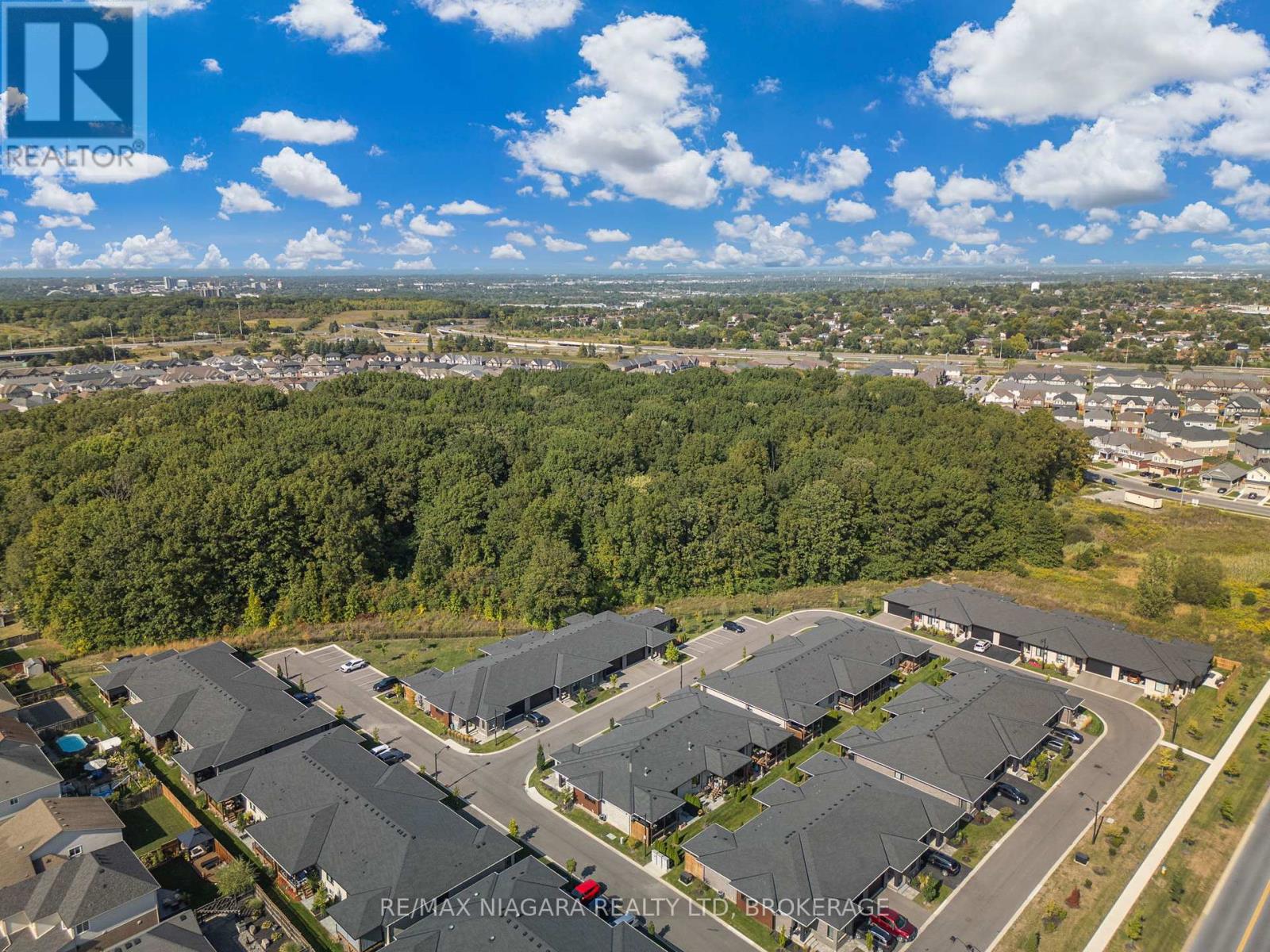 16 - 300 Richmond Street, Thorold (Confederation Heights), Ontario  L2V 0L6 - Photo 40 - X12403128