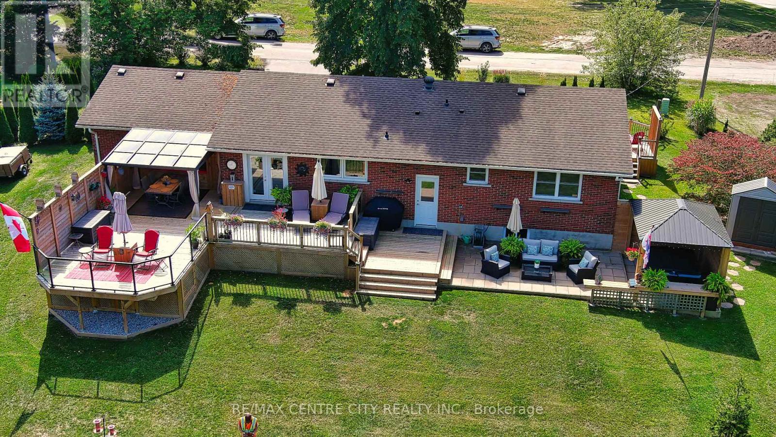 42610 Walnut Street, Central Elgin, Ontario  N0L 2L0 - Photo 29 - X12399855
