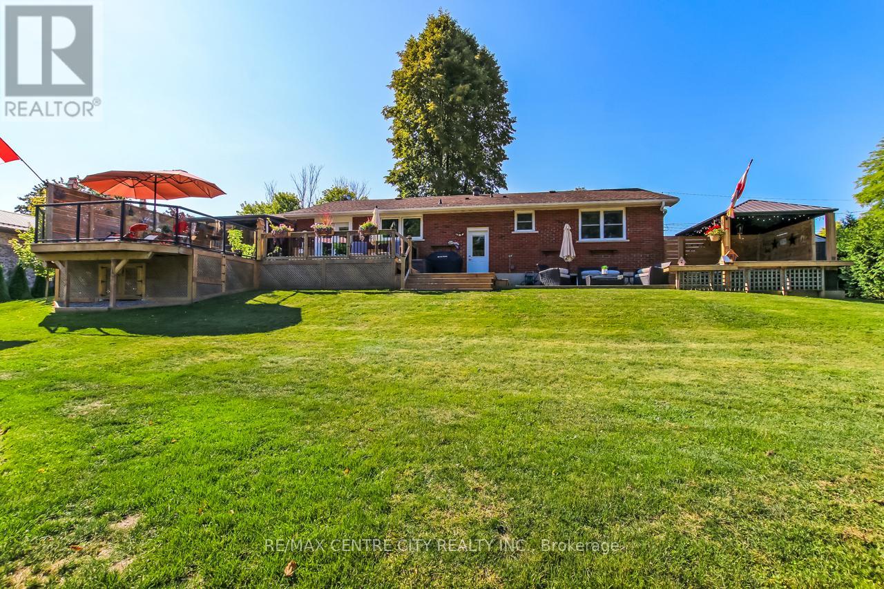 42610 Walnut Street, Central Elgin, Ontario  N0L 2L0 - Photo 28 - X12399855