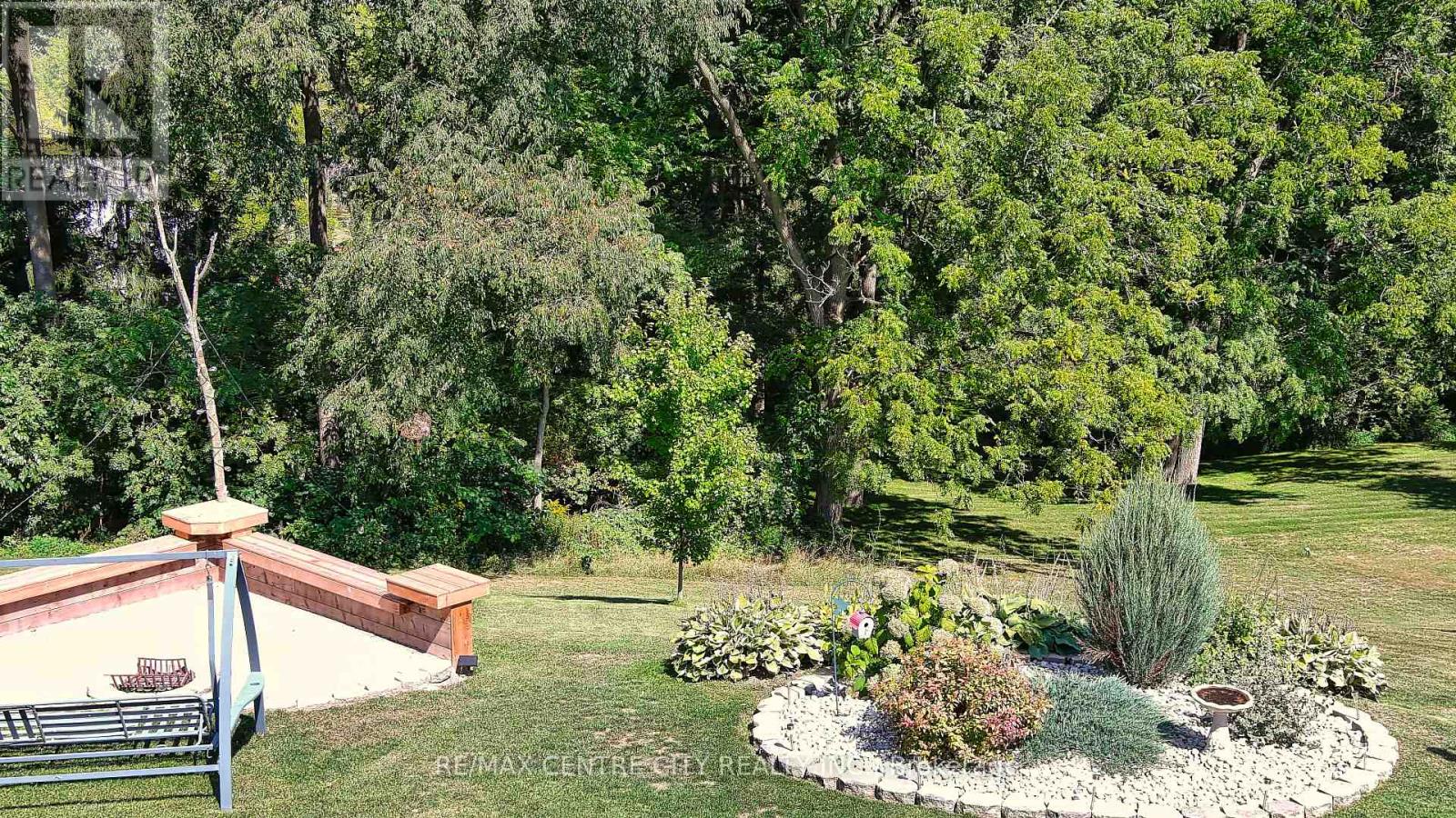 42610 Walnut Street, Central Elgin, Ontario  N0L 2L0 - Photo 41 - X12399855
