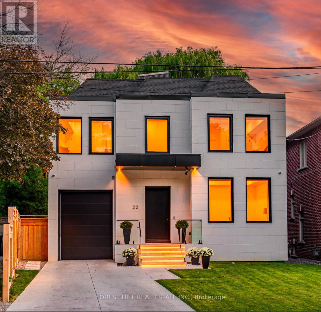 22 KHEDIVE AVENUE, Toronto, Ontario