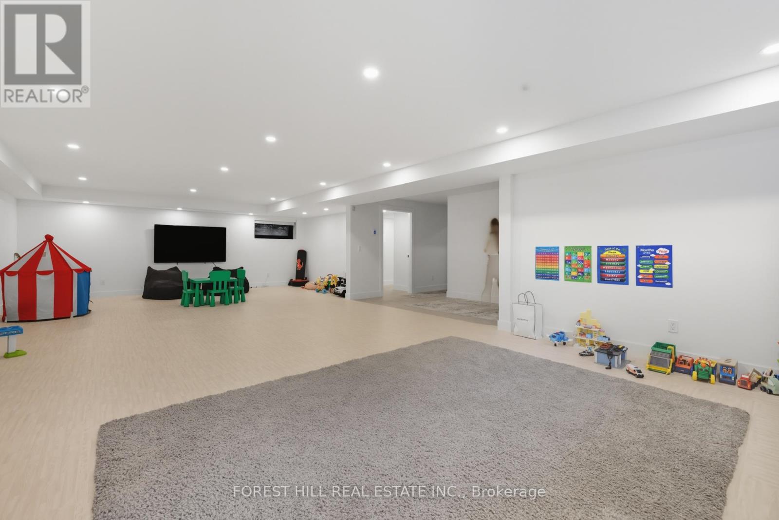 22 Khedive Avenue, Toronto, Ontario  M6A 2G2 - Photo 35 - C12403133