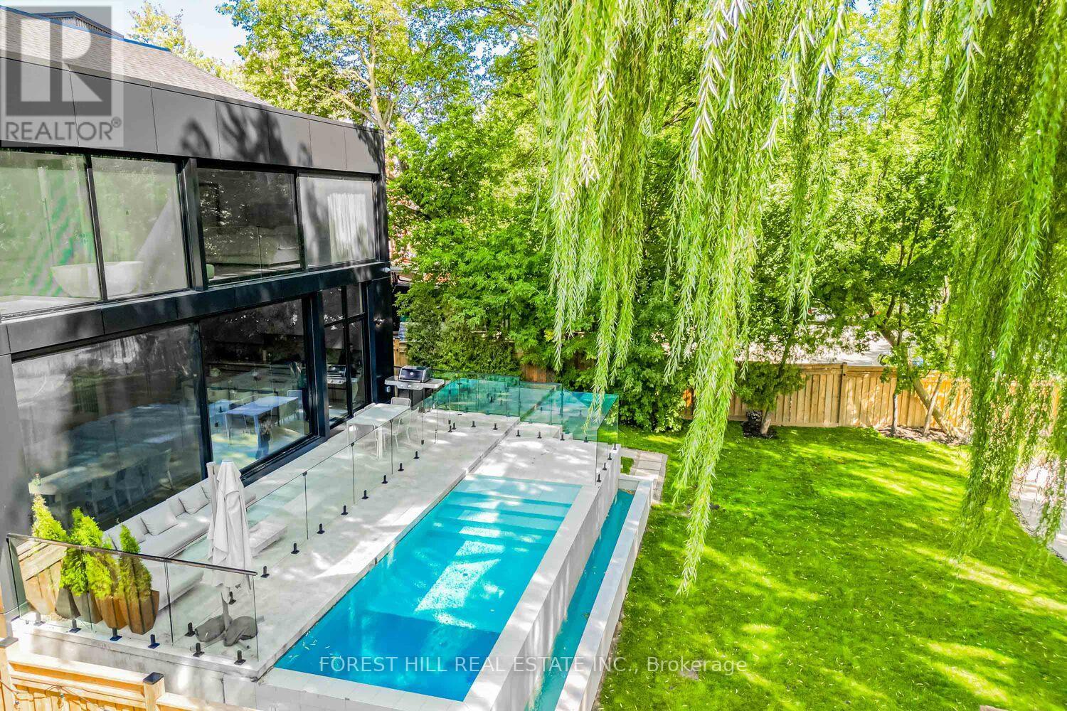 22 Khedive Avenue, Toronto, Ontario  M6A 2G2 - Photo 39 - C12403133