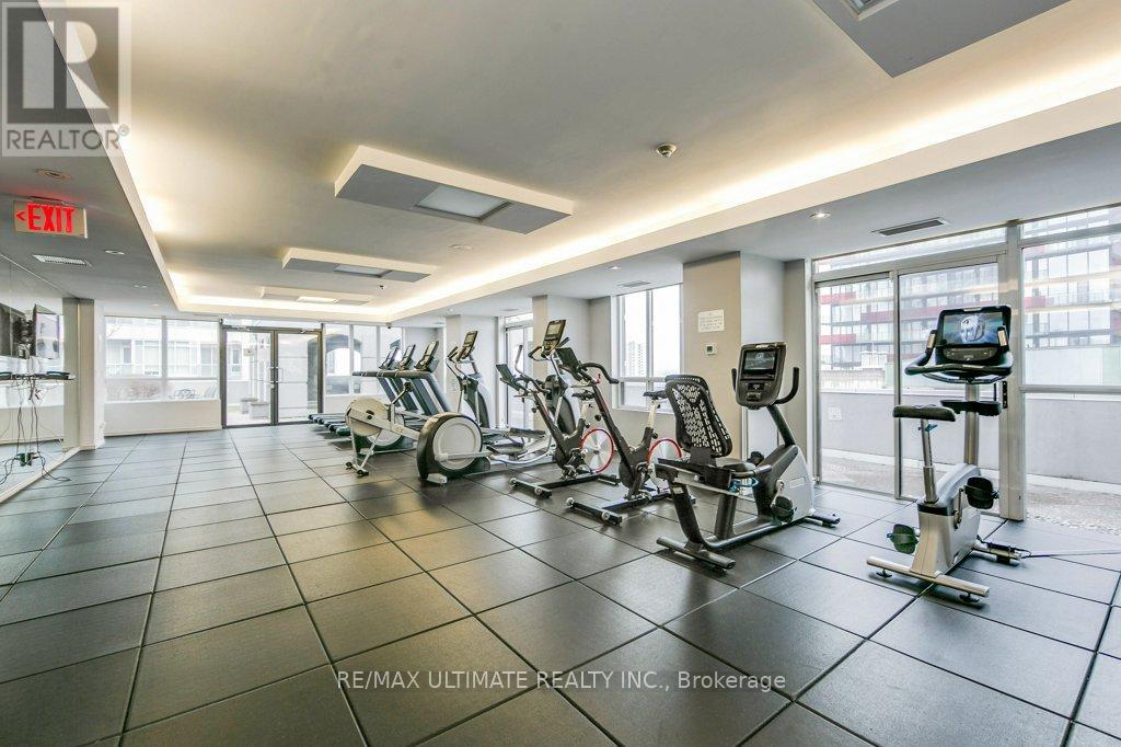 1004 - 140 Simcoe Street, Toronto (Waterfront Communities), Ontario  M5H 4E9 - Photo 13 - C12403149