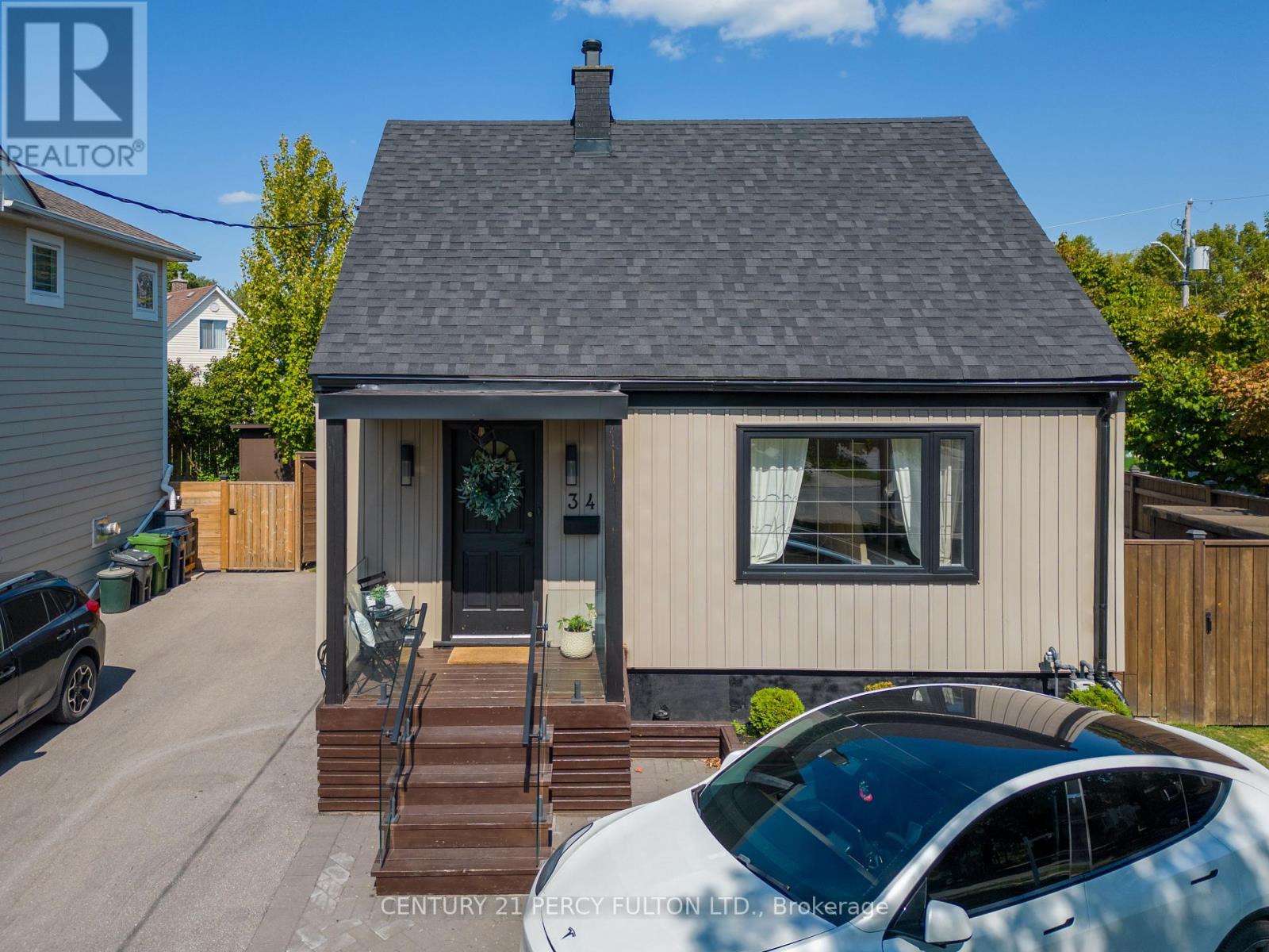 34 Topham Road, Toronto, Ontario  M4B 3K2 - Photo 2 - E12403120