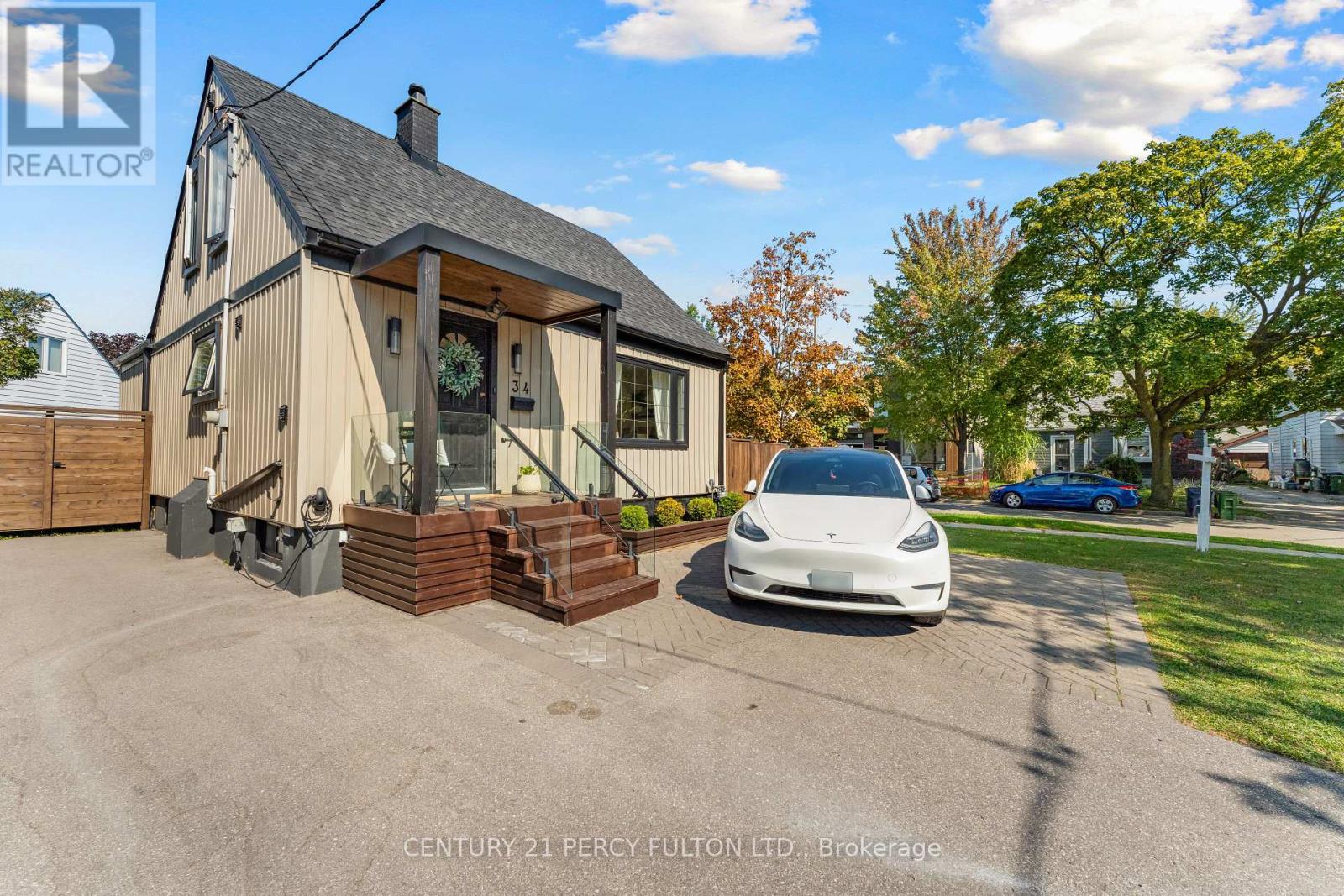 34 Topham Road, Toronto, Ontario  M4B 3K2 - Photo 3 - E12403120
