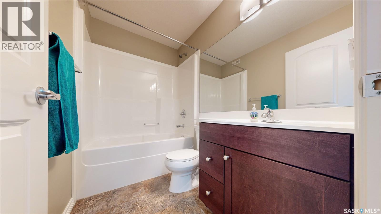 3330 Elgaard Drive, Regina, Saskatchewan  S4R 8J6 - Photo 22 - SK018350