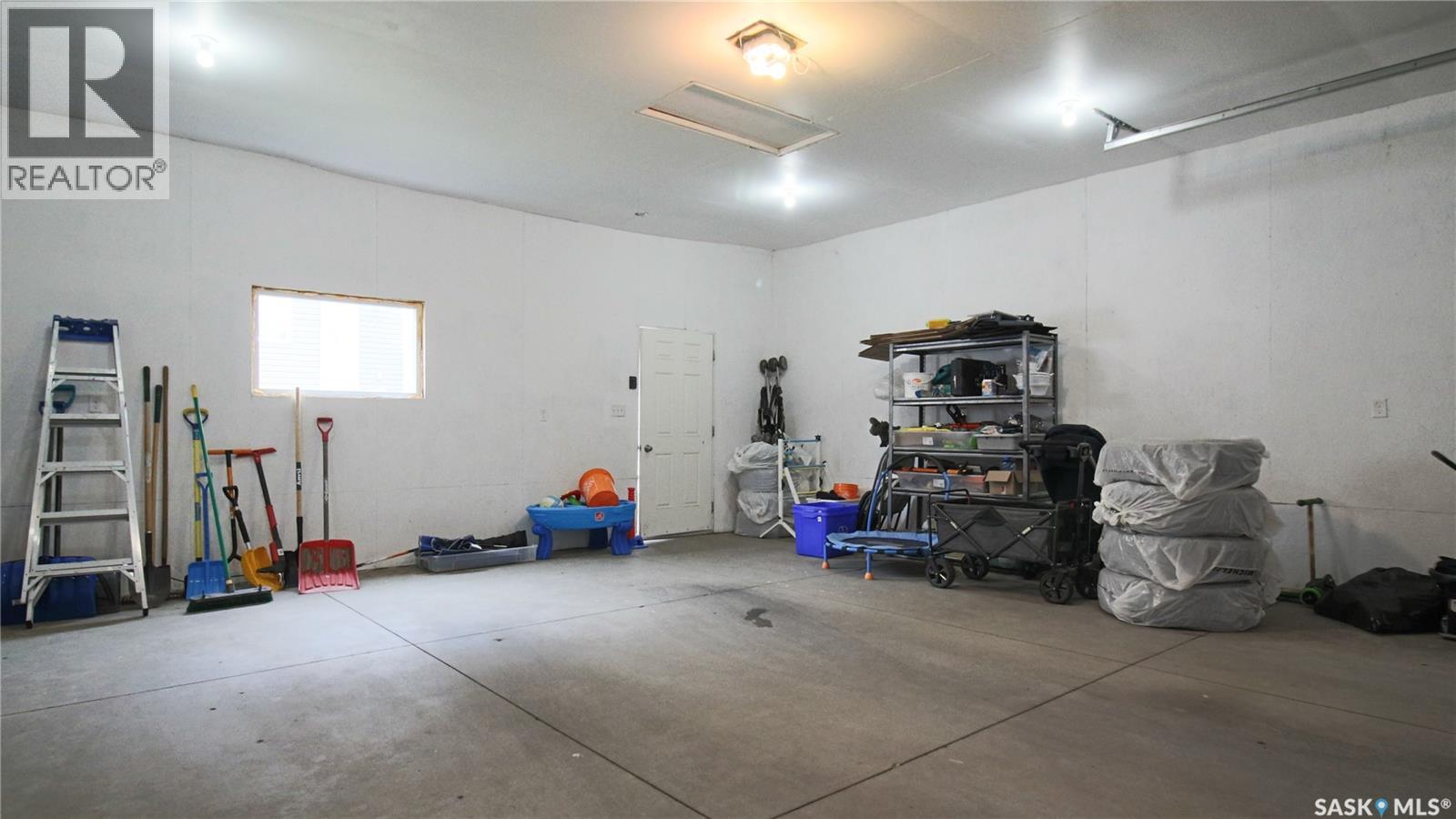 3330 Elgaard Drive, Regina, Saskatchewan  S4R 8J6 - Photo 42 - SK018350