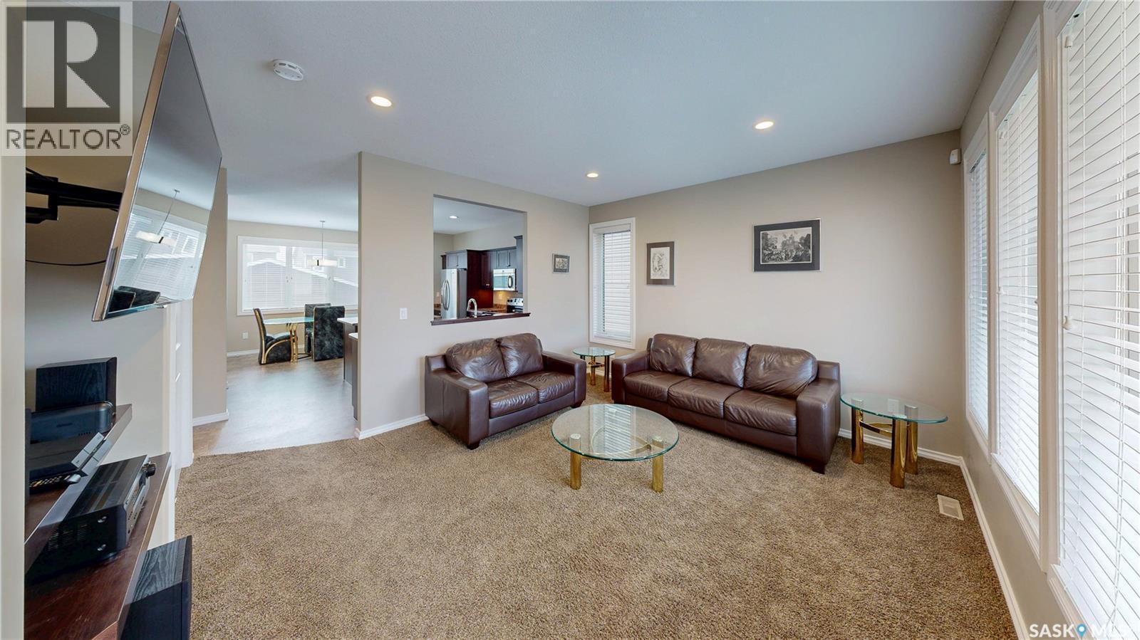 3330 Elgaard Drive, Regina, Saskatchewan  S4R 8J6 - Photo 6 - SK018350