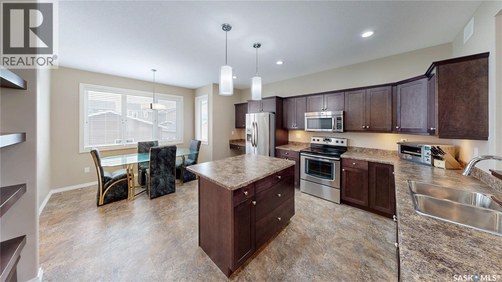 3330 Elgaard Drive, Regina, Saskatchewan  S4R 8J6 - Photo 7 - SK018350
