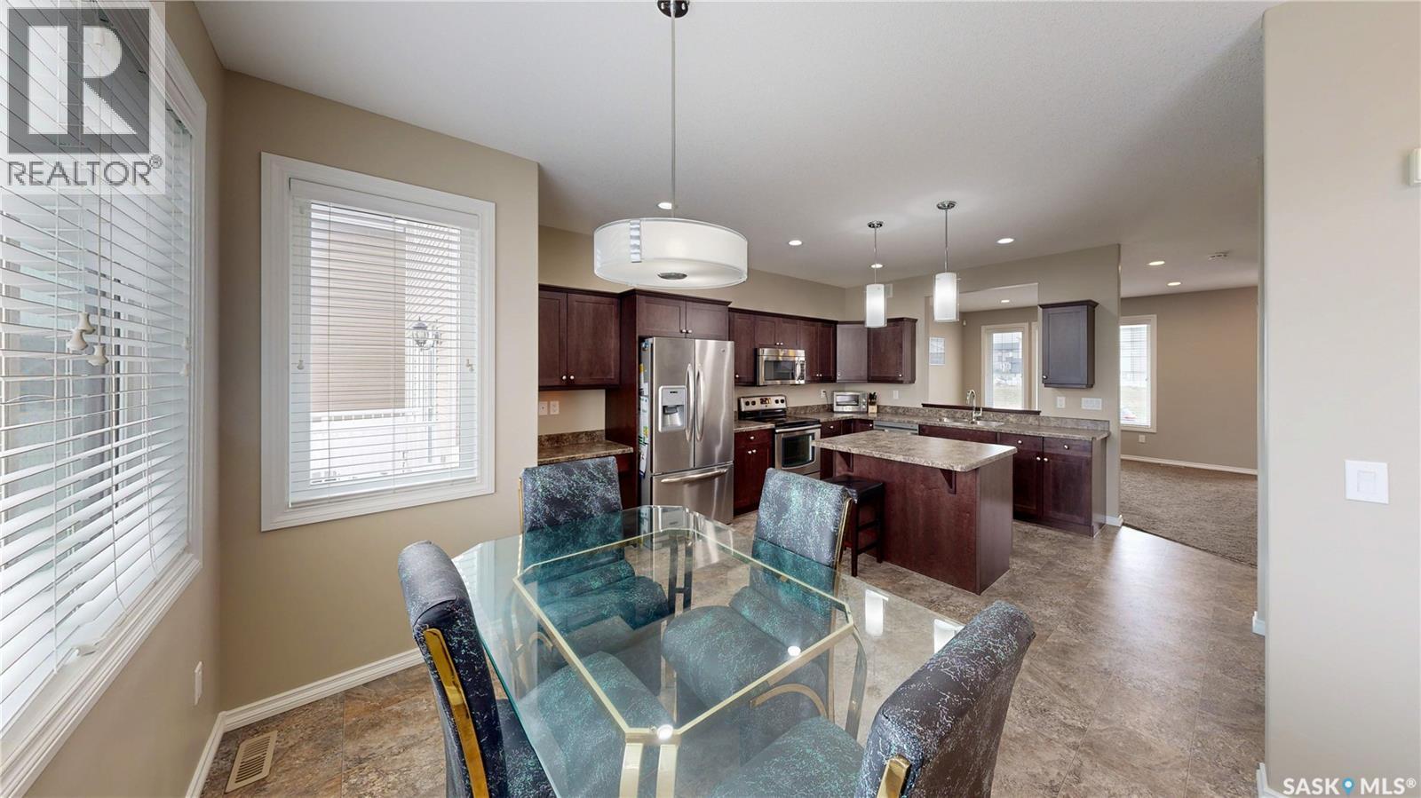 3330 Elgaard Drive, Regina, Saskatchewan  S4R 8J6 - Photo 9 - SK018350
