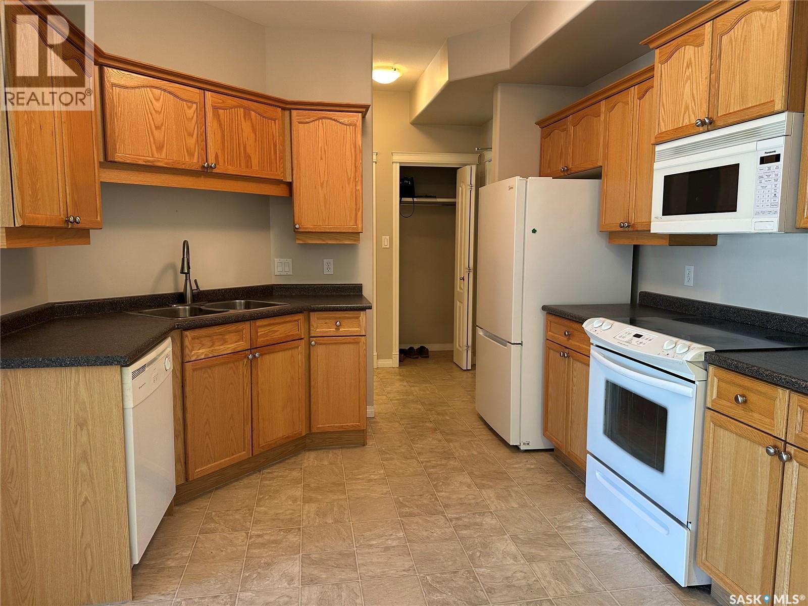 403 110 Armistice Way, Saskatoon, Saskatchewan  S7J 5L8 - Photo 7 - SK018331