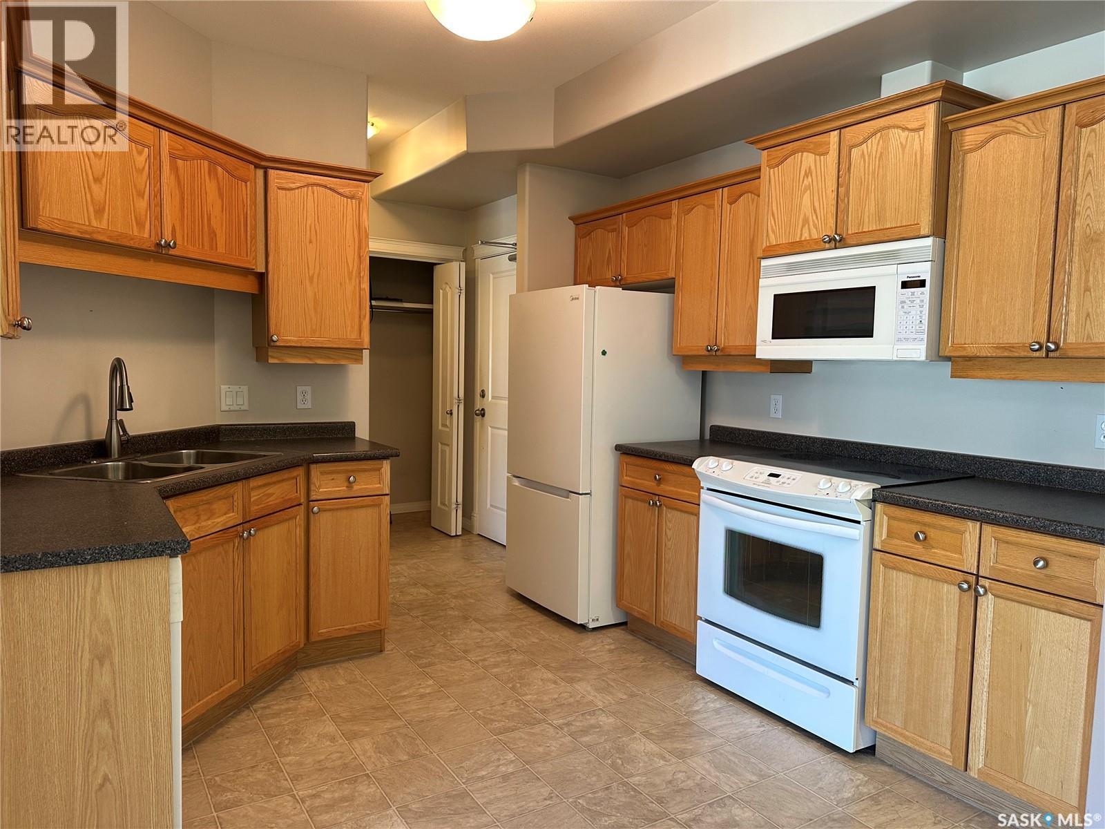 403 110 Armistice Way, Saskatoon, Saskatchewan  S7J 5L8 - Photo 8 - SK018331