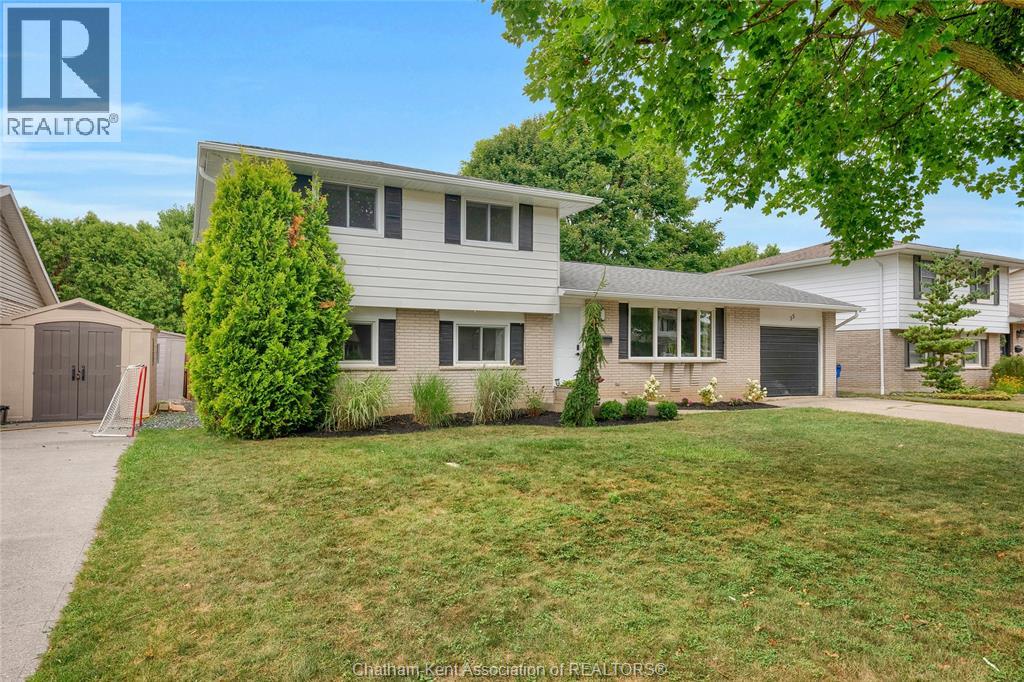 35 Peterborough DRIVE, Chatham, Ontario