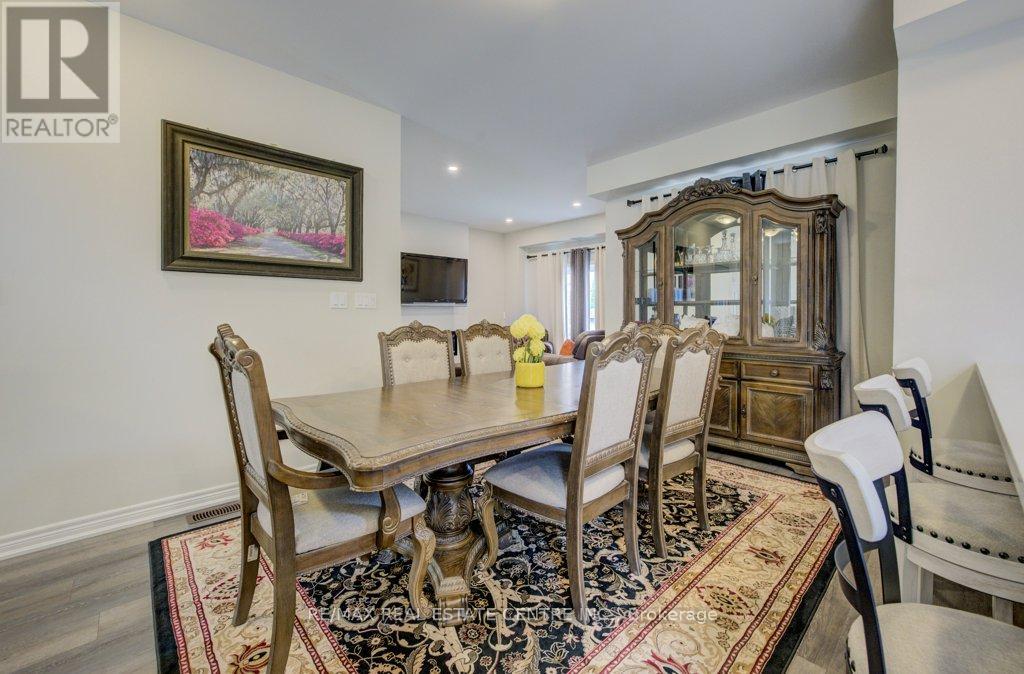 43 Genoa Drive, Hamilton, Ontario  L9B 0K1 - Photo 11 - X12397847