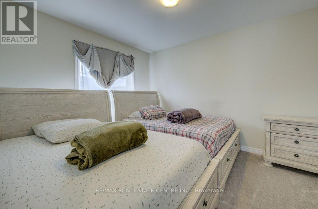 43 Genoa Drive, Hamilton, Ontario  L9B 0K1 - Photo 21 - X12397847