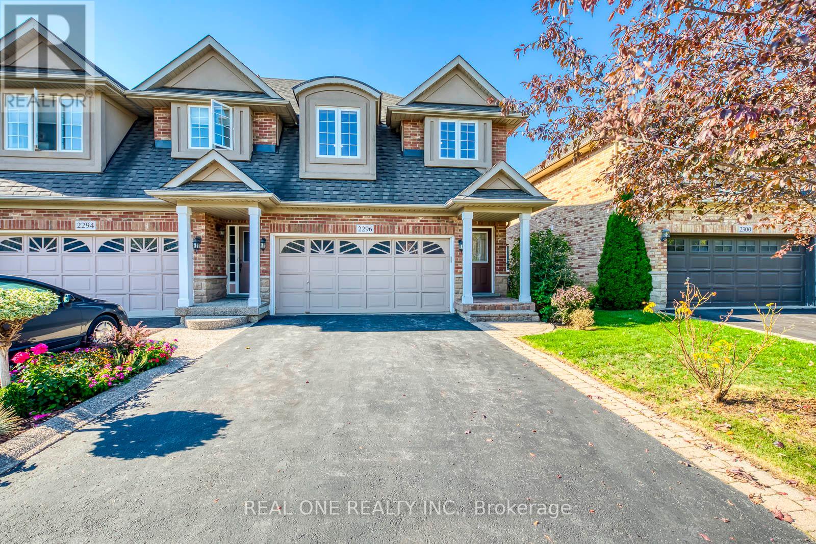 2296 Parkglen Avenue, Oakville, Ontario  L6M 4R3 - Photo 2 - W12403143