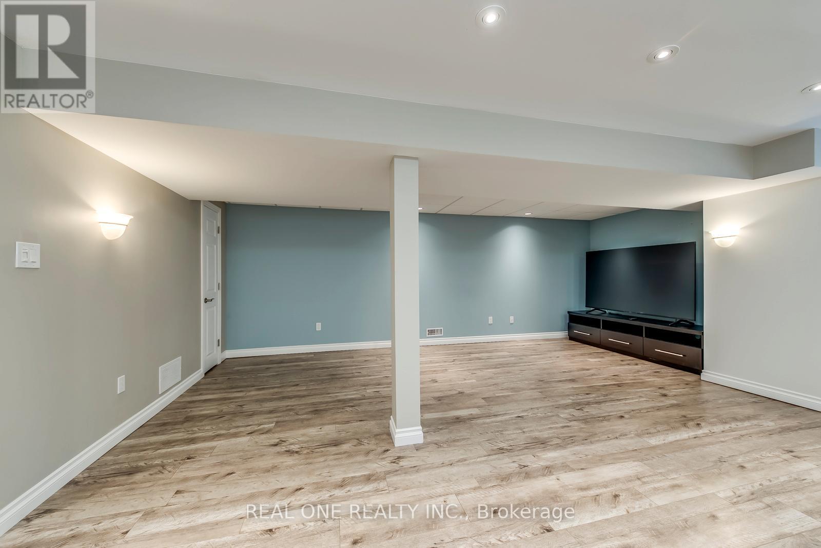 2296 Parkglen Avenue, Oakville, Ontario  L6M 4R3 - Photo 35 - W12403143