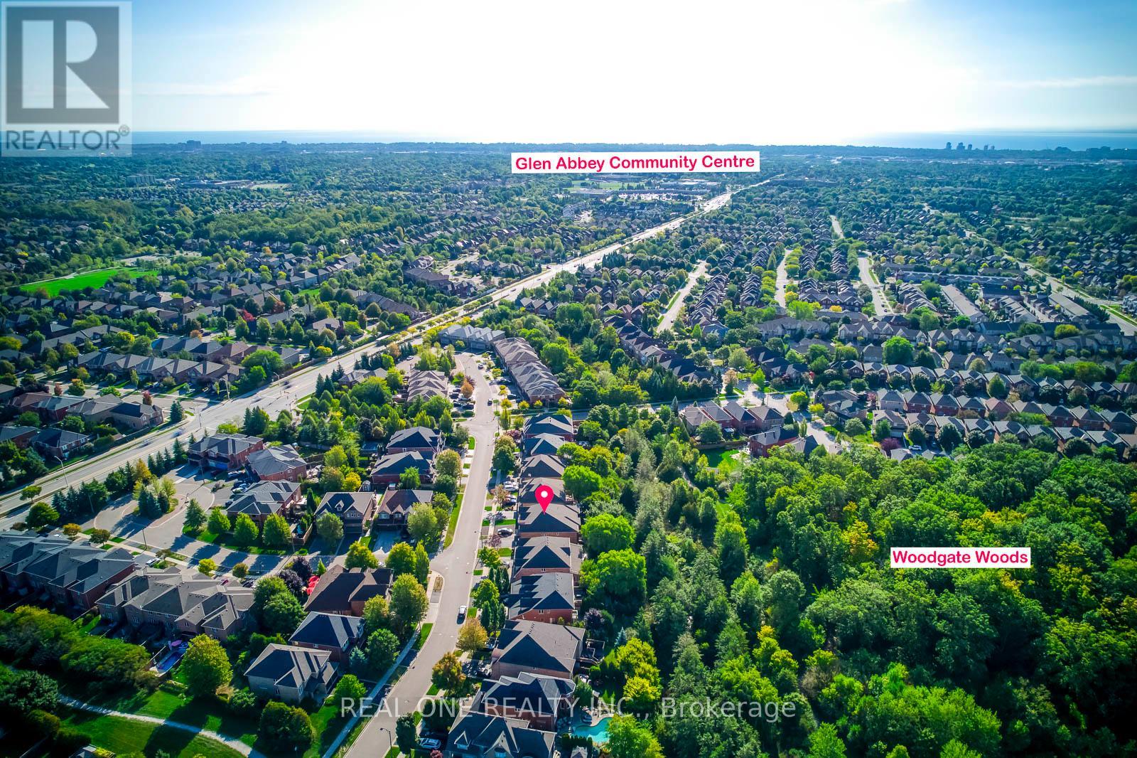 2296 Parkglen Avenue, Oakville, Ontario  L6M 4R3 - Photo 50 - W12403143