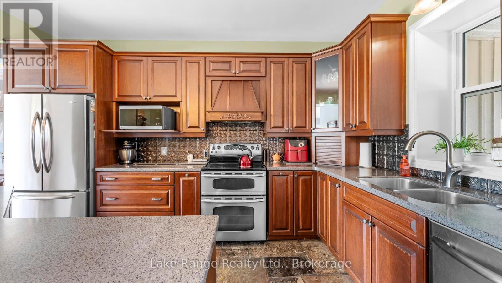 3622 Highway 21, Kincardine, Ontario  N0G 2T0 - Photo 13 - X12403160