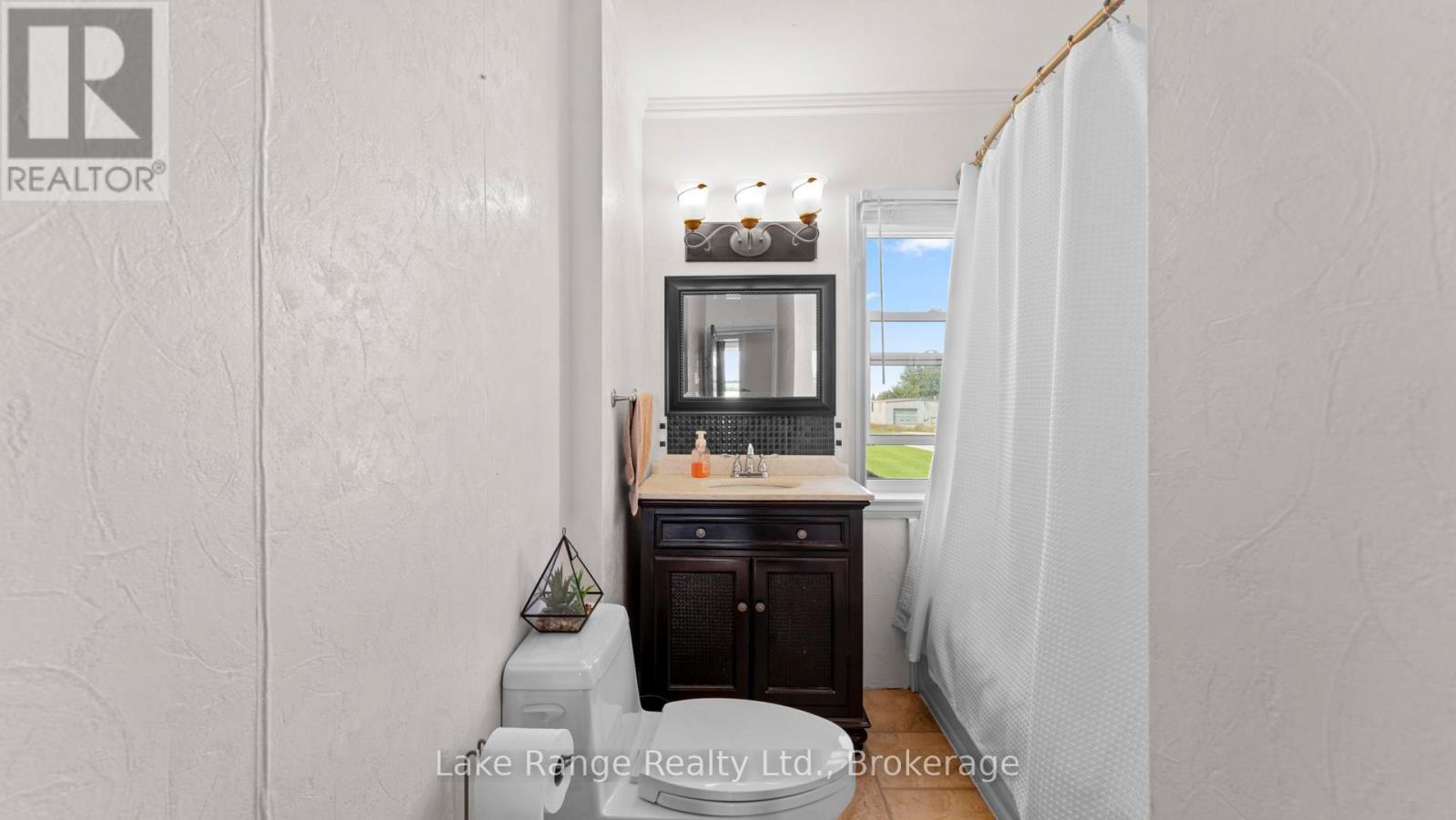 3622 Highway 21, Kincardine, Ontario  N0G 2T0 - Photo 37 - X12403160