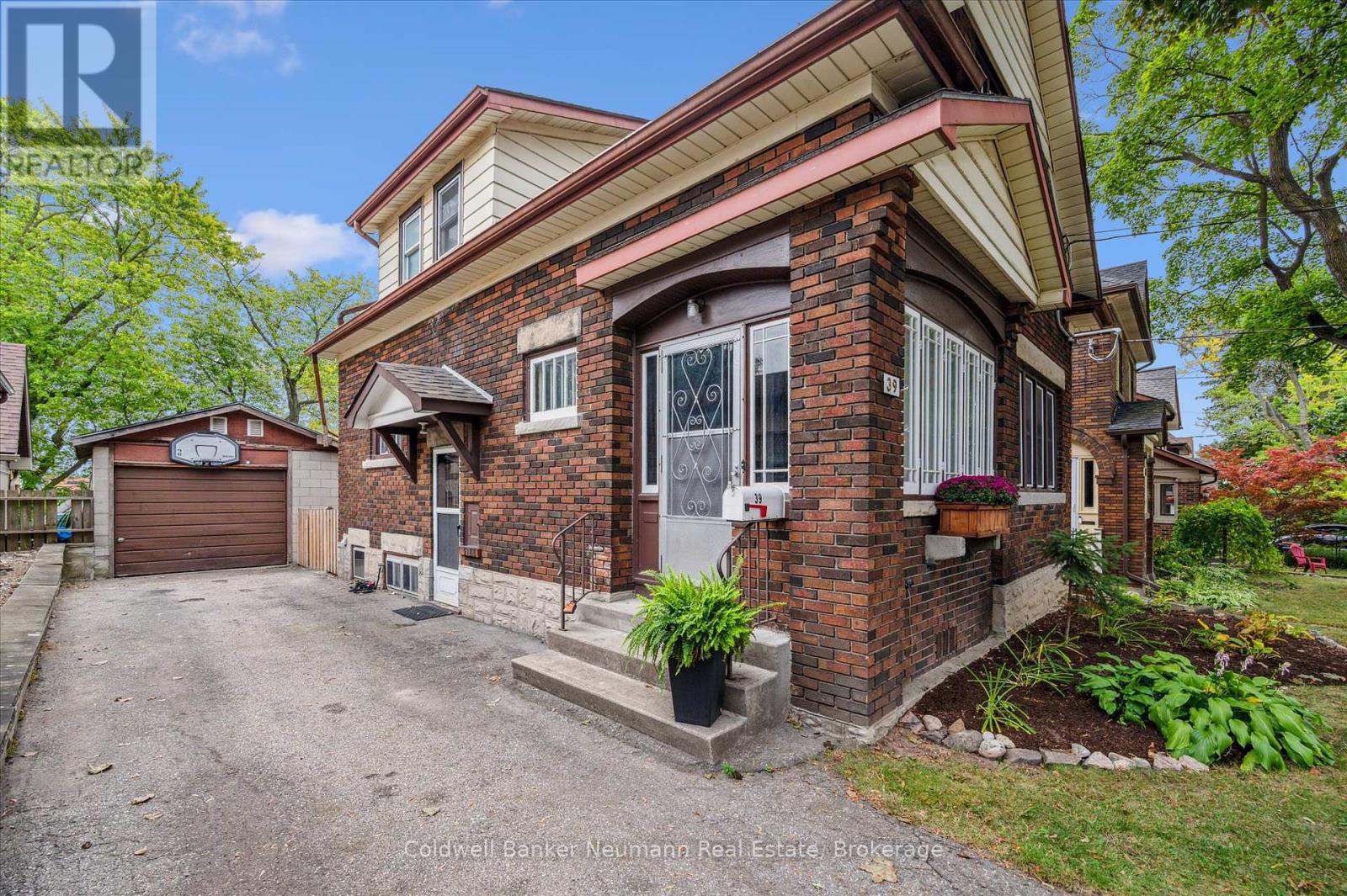 39 Agnes Street, Kitchener, Ontario  N2G 2E9 - Photo 25 - X12403173