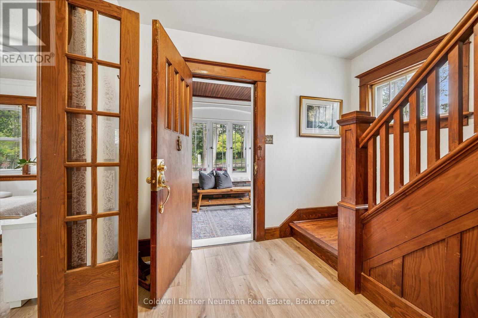 39 Agnes Street, Kitchener, Ontario  N2G 2E9 - Photo 3 - X12403173