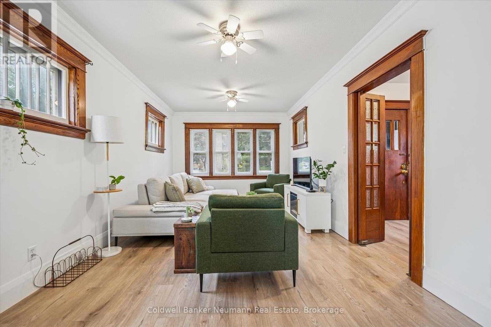 39 Agnes Street, Kitchener, Ontario  N2G 2E9 - Photo 30 - X12403173