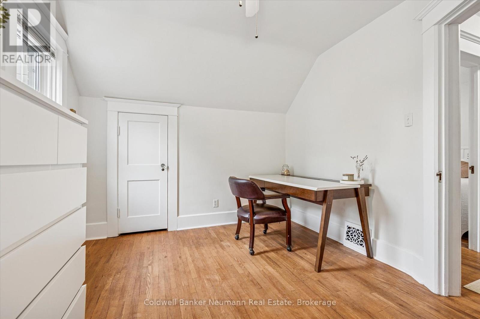 39 Agnes Street, Kitchener, Ontario  N2G 2E9 - Photo 37 - X12403173