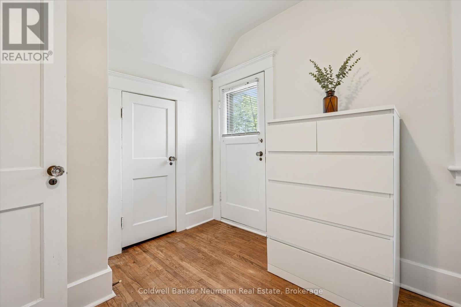 39 Agnes Street, Kitchener, Ontario  N2G 2E9 - Photo 38 - X12403173