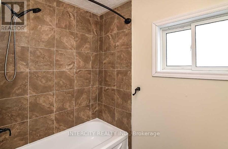 11 Sauer Avenue, Welland, Ontario  L3B 5H1 - Photo 19 - X12235108