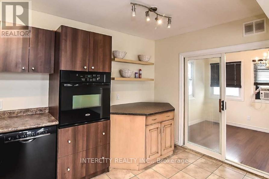 11 Sauer Avenue, Welland, Ontario  L3B 5H1 - Photo 10 - X12235108