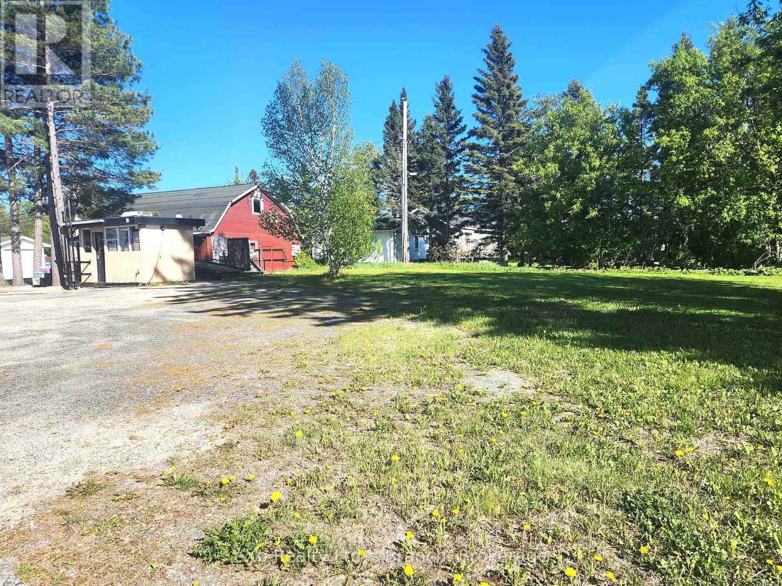 38 Huron Road, Cochrane, Ontario  P0L 1C0 - Photo 3 - T12403187