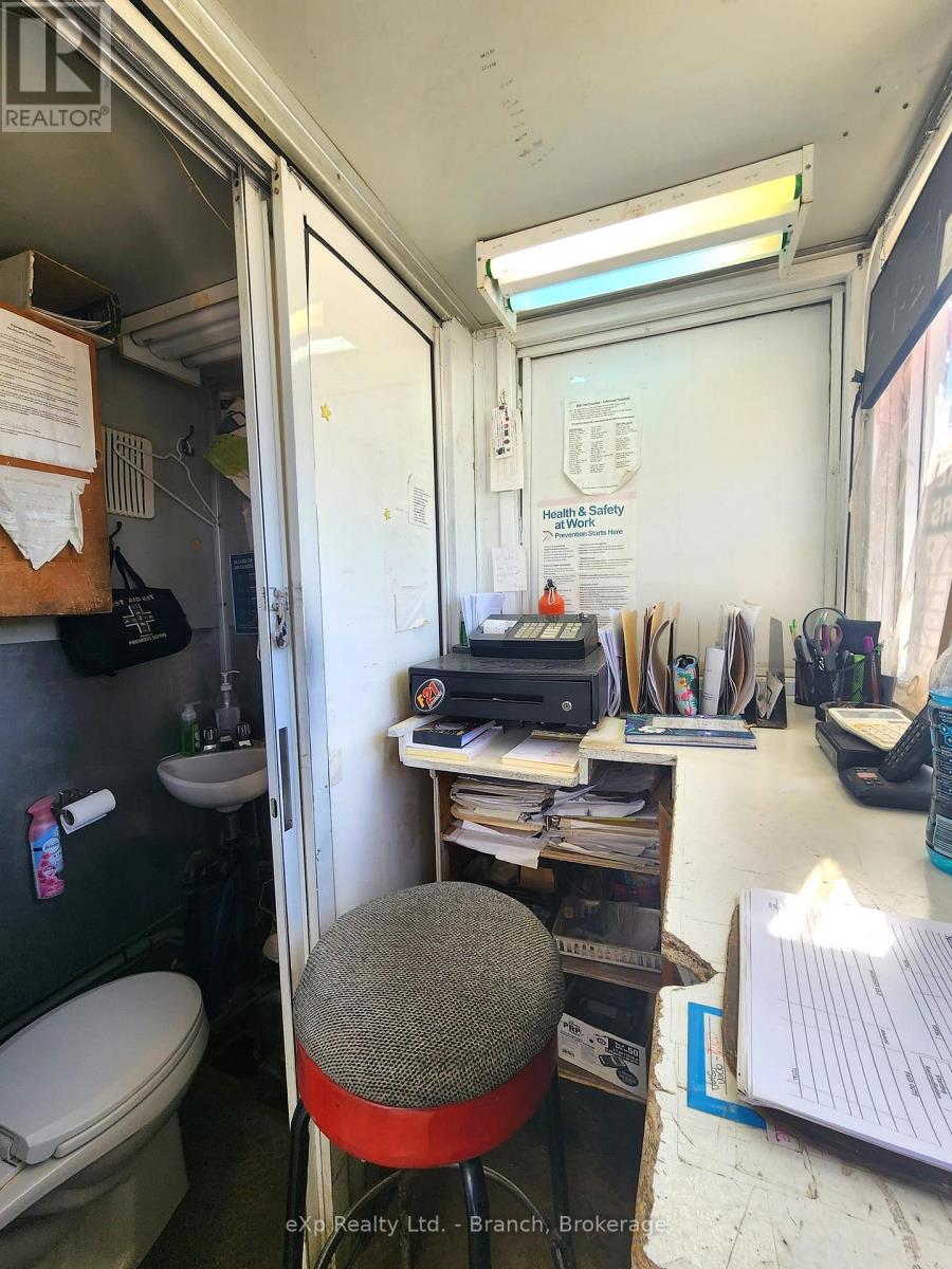 38 Huron Road, Cochrane, Ontario  P0L 1C0 - Photo 5 - T12403187