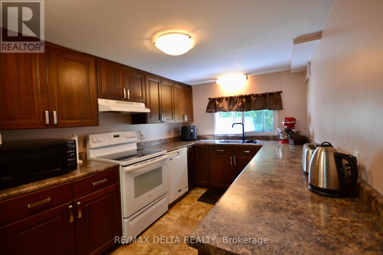 3383 Champlain Street, Clarence-Rockland, Ontario  K0A 1E0 - Photo 5 - X12403225