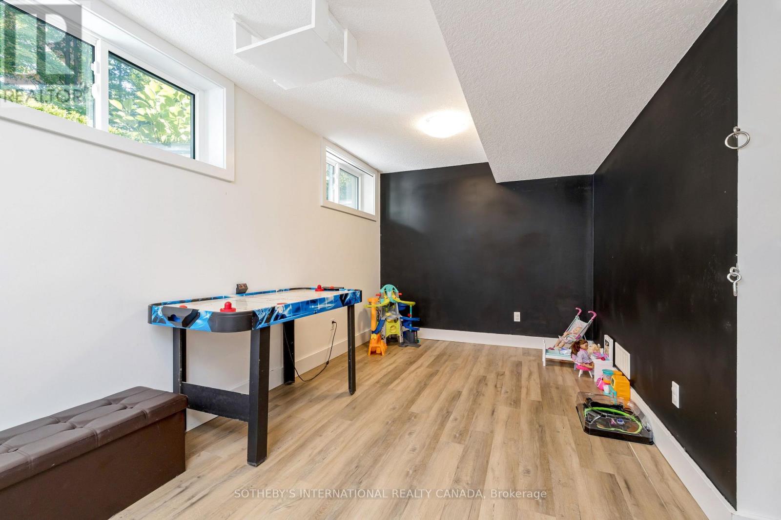 4498 Concession 11 Road, Puslinch, Ontario  N0B 2J0 - Photo 38 - X12403140