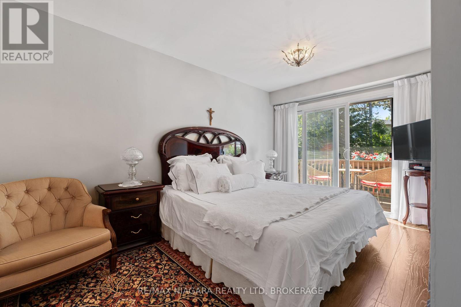 16 Centennial Drive, St. Catharines, Ontario  L2N 6A4 - Photo 13 - X12403157