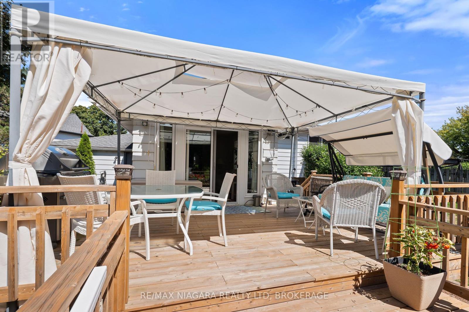 16 Centennial Drive, St. Catharines, Ontario  L2N 6A4 - Photo 29 - X12403157
